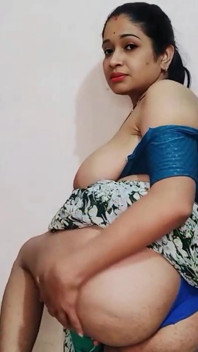 Urfi bhabhi peludo coño digitación con sari