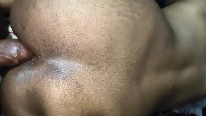 Couplemastiii: Ehefrau von kleinem jungen zu hause anal gefickt