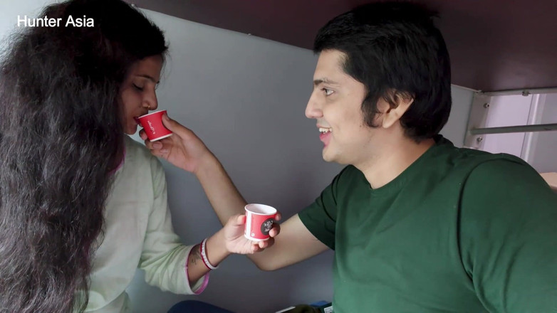 hunter Asia: When a Vlogger Met a Stranger in Train - Part 1
