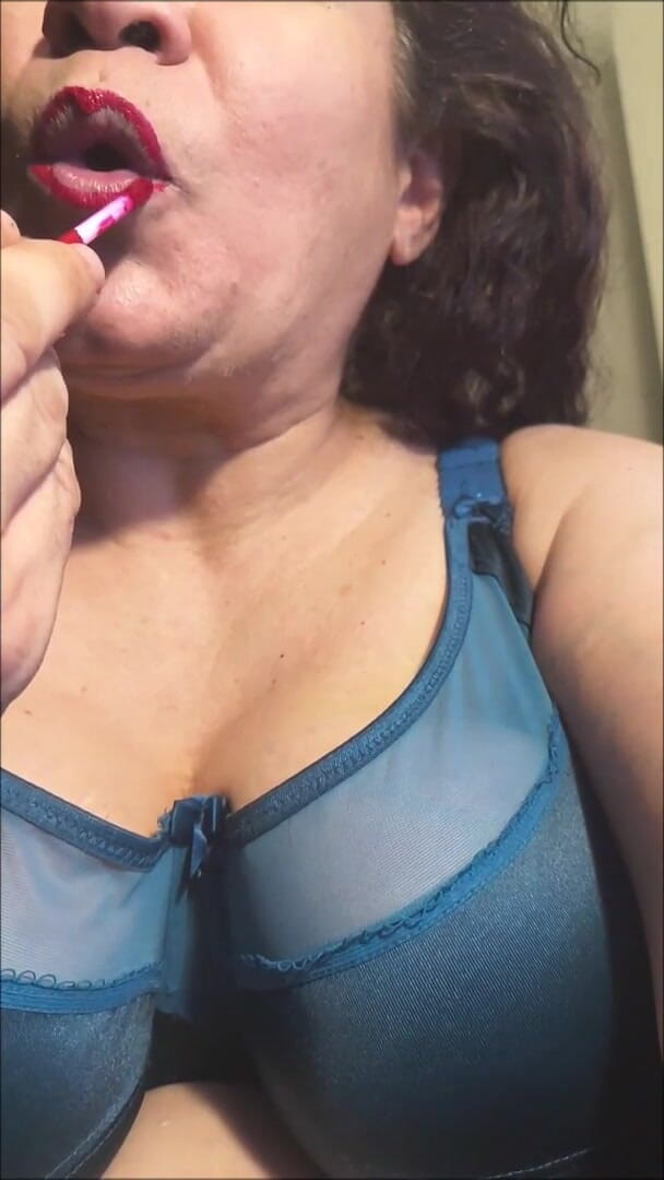 Haydee Rodriguez: Красная помада в замедленной съемке