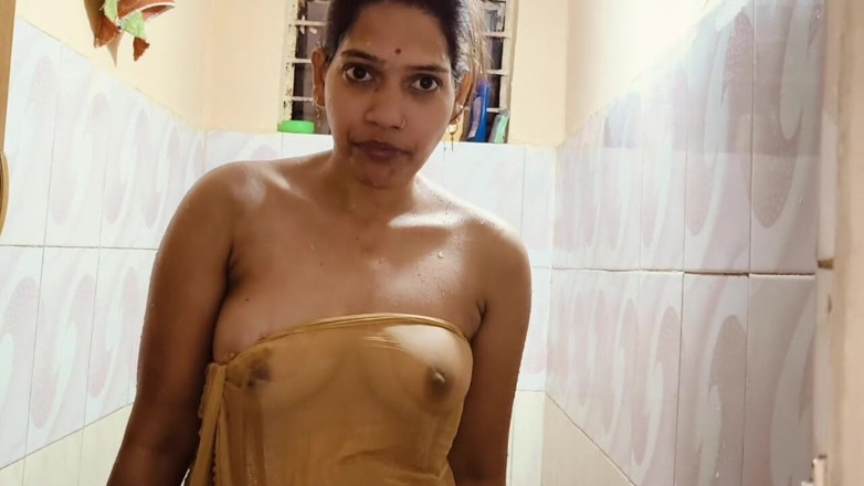 Madhu bhabhi: Natural Village House - esposa desnuda en video de baño