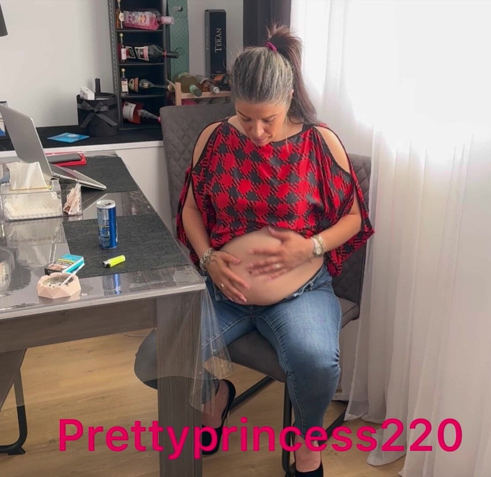 Pretty princess studio: Wet Farts in Jeans