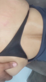 Apaixonada milf com um grande desejo de fazer anal