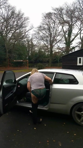 Julie Cunningham: Julie cunningham otoparkta striptiz açık havada çıplaklık