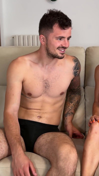 Vamos Jogar Cartas, Um Jogo Quente Para Casais, a Loira Acaba Levando Sexo Anal Pela Primeira Vez Em Dois Anos