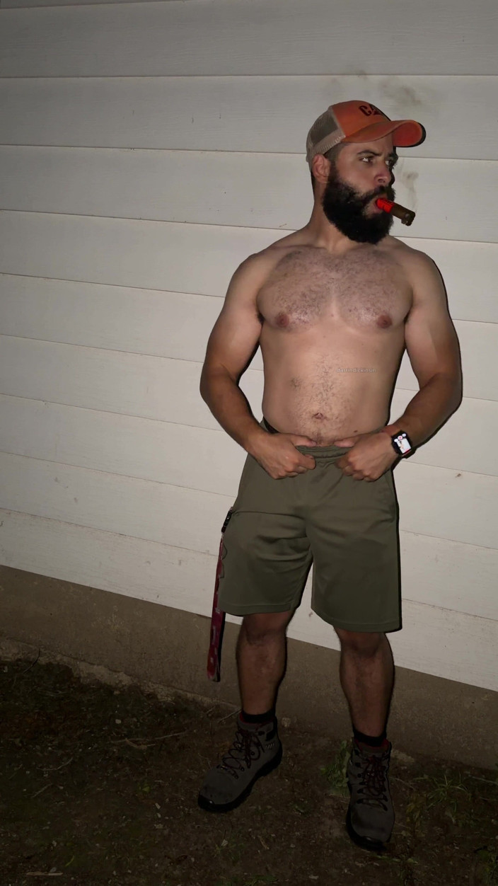 mascbeef95: Backyard Cigar, Cum and Piss