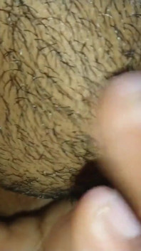 丈夫舔我的粉红色阴户，直到射在他嘴里