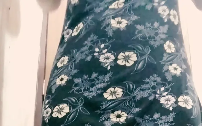 Riyathakur: Step Sister Bathroom Video