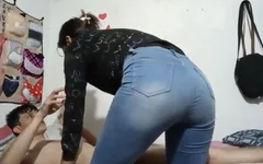 Minha linda madrasta milf me seduz para enfiar meu pau grande nela