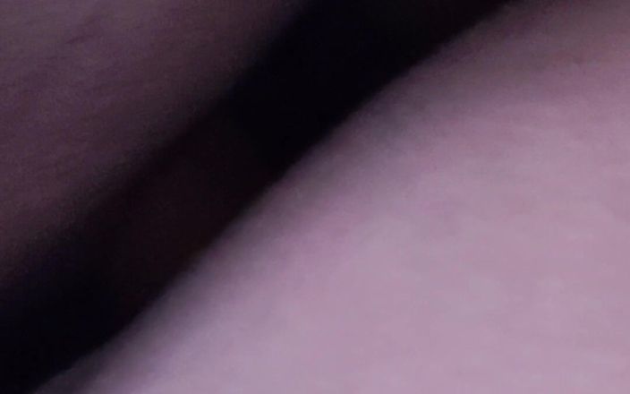 AngyAmazon: Strana drsně ošukaná mým černým býkem, který odkládá můj pyžama stranou,...