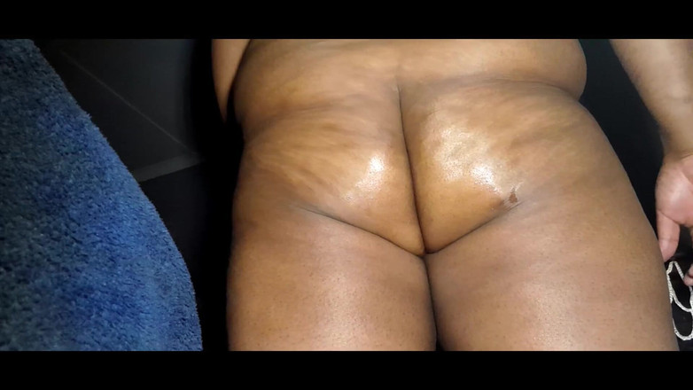 Eleasihle Esma: Velký zadek transgender prstění análu