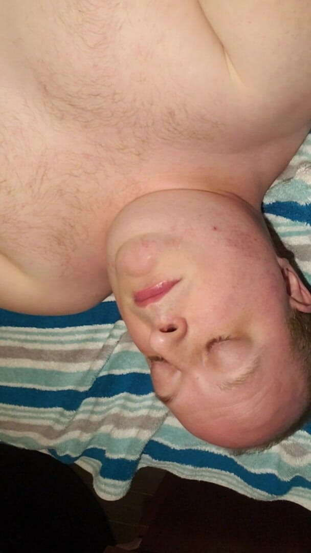 Charlieboy69: Gola profonda con un dildo