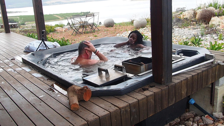 Black Swan: Bình minh trong mây