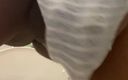 Kimora Creams: Sexy holka plácne čůráka a koule, aby jí čůrala pre-sperma, pak jí...