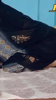 Desi Dhokebaj Patni Apne Naye Fidanzato Se Milne Jati Hai o Uske Saath Jordar Sex Karati Hai