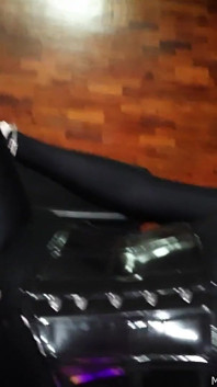 Dominafire bikin salome salvi muncrat pakai strap-on