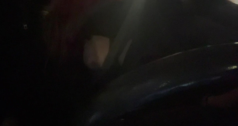 Artemisia Love: 意大利大奶熟女artemisia喜欢性感的汽车骑乘,抽烟并闪烁她的大奶子