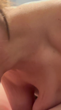 Chupando sua porca, mas certifique-se de que a câmera estava focada em Meus Titts como muitos de vocês pediram.