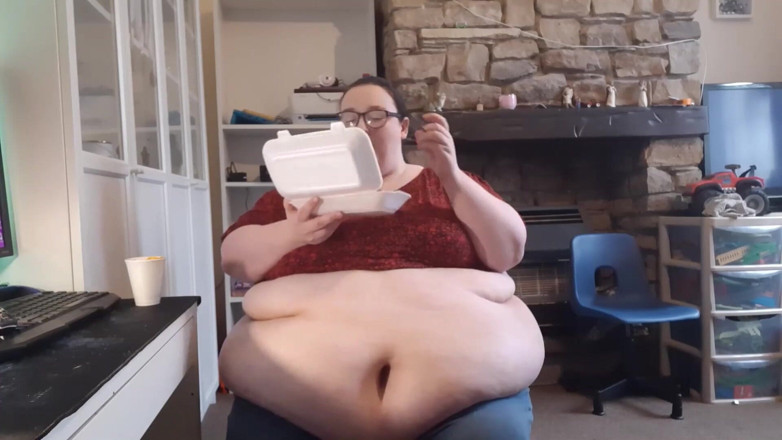 SSBBWLadyBrads: Ich stopfe mein fettes gesicht mit fettigem essen