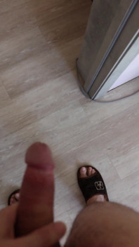 Sperma op het haar van stiefzus. Extreme aftrekbeurt.