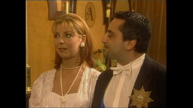 MMV films - The Original: Velvyslanec rád sleduje, jak jeho žena šuká s jejími hosty (celý porno film)