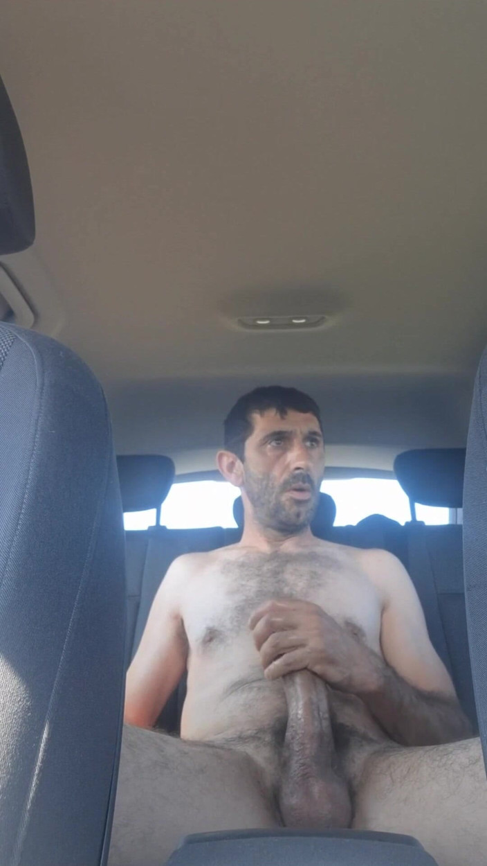 Crx2: Hombre Maduros Masturbandose Desnudo En El Coche '