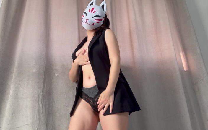 AmayaMori: Maskovaná anime dívka masturbuje v černých kalhotkách