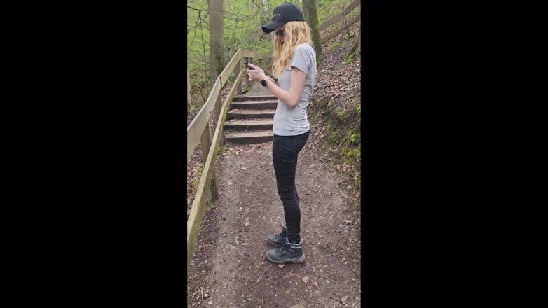 Bikergirl_97: 자동차 섹스로 끝나는 하이킹 그리고 우리가 걸렸어!