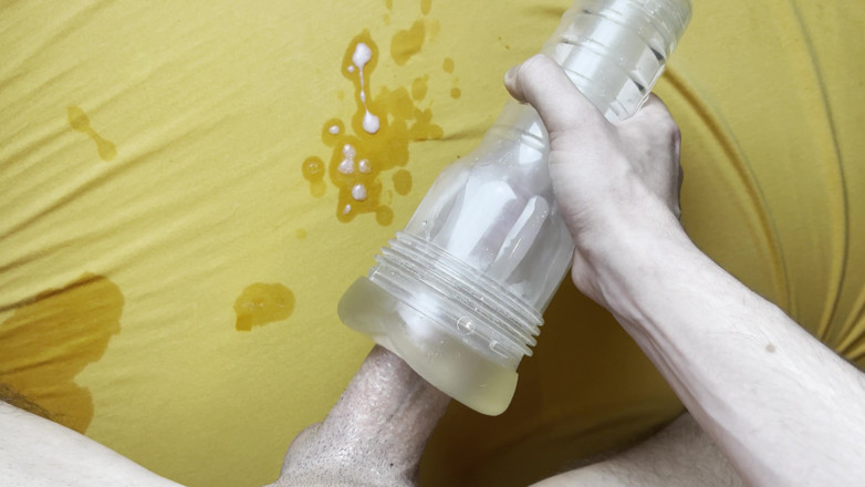 Friend4Fuck Gay+: Un étudiant baise Fleshlight - partie 2