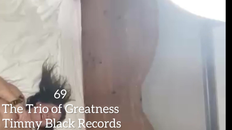 Gonna make you squirt: 我在 2 部热辣的肮脏音乐视频中吮吸了 55 米的摄影师并给伟大的音乐口交口交！