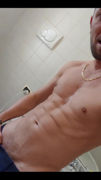 Jerking off in the Bathroom