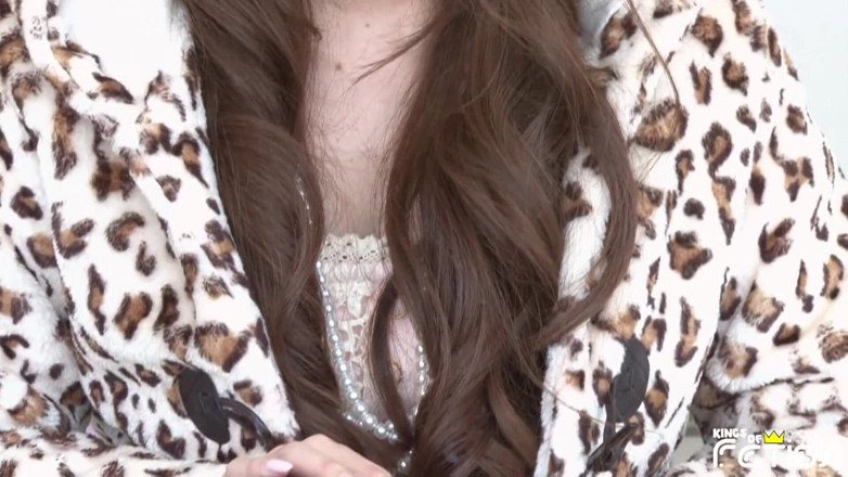 Pure Japanese adult video ( JAV): Japanese babe squirts while getting her hairy pussy satisfied by...