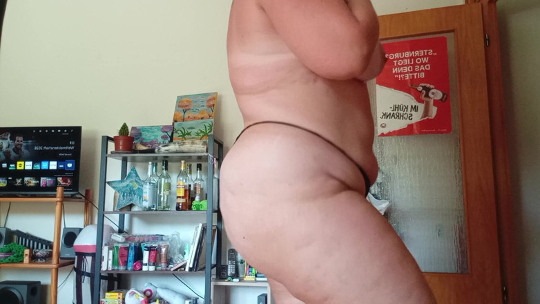 SweetChloe: 흑인 대물 자지와 섹스하는 육덕 거유녀