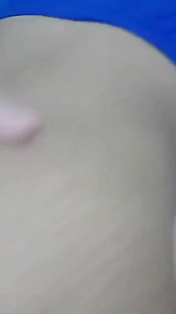 Mladý amatérský pár natáčí domácí porno videa
