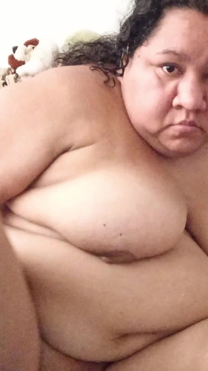 Hiyunamei-bbw: Hiyunamei gosta de tocar sua buceta grande para você esperando...