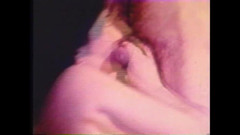 Vintage megastore: Gekke pervert pompt melk af