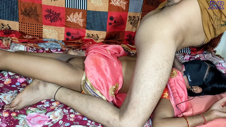 DeepReenu123: देसी भारतीय भाभी Ne साड़ी pahanker apni bur apne बॉयफ्रेंड se chudwai