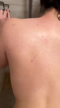 淋浴中的粗暴性爱