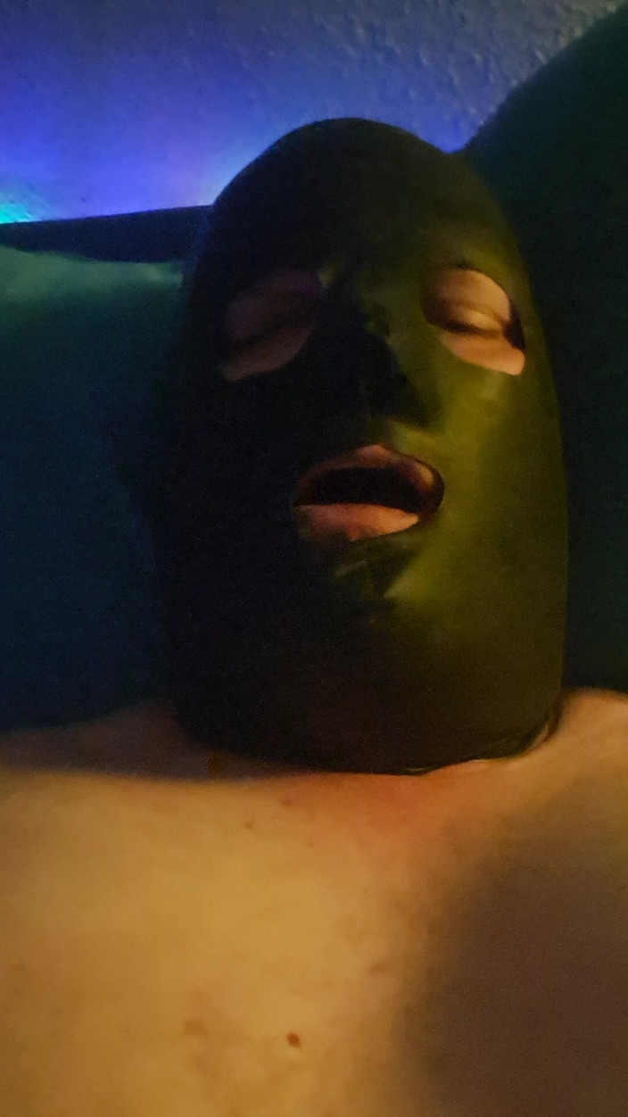 Fickspecht: A Latex Sissy Está De Volta