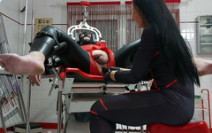 Lady Luciana Di Domizio: Gumové hady v zadku Rubberdoll