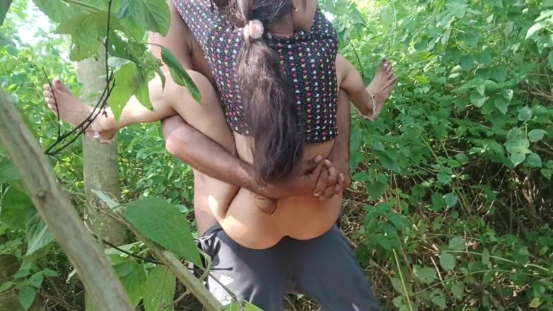 seema: Jungle Mangal Bhabhiyon Krem Pilai Bhabhi Ki Chudai