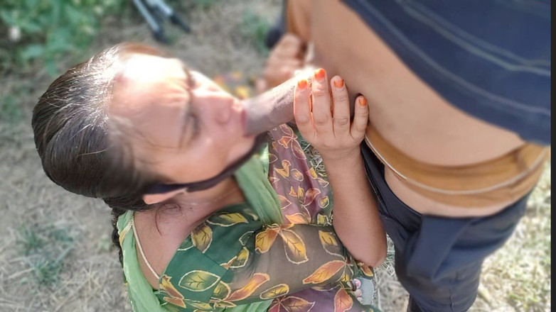 Fuckkkker: Sexy panenská tetička ošukaná jejím nevlastním synovcem v džungli