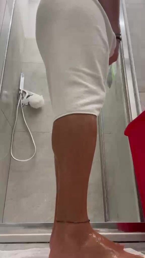 Jack_Curved: Boy in the Shower