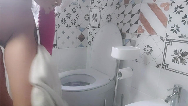 savannahamatoriale: トイレと非常に濡れたおしっこ:私の情熱
