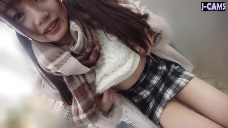 J-Cams: Obediente mulher do tipo M gosta de ser conduzida por...