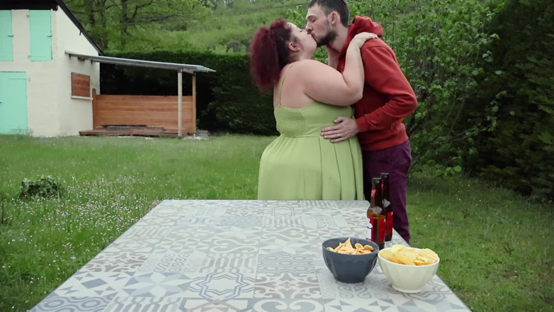 abricot sucree: MILF Getting Caught in Her Garden