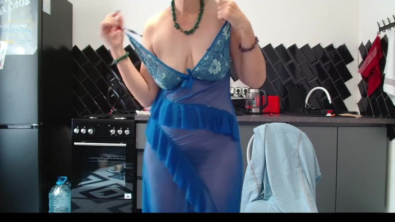 ANGELA_LADY: La miLF matura (lyra) si mette il dito nel culo quando...