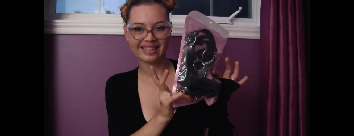Kira Burn: Here's the unboxing video