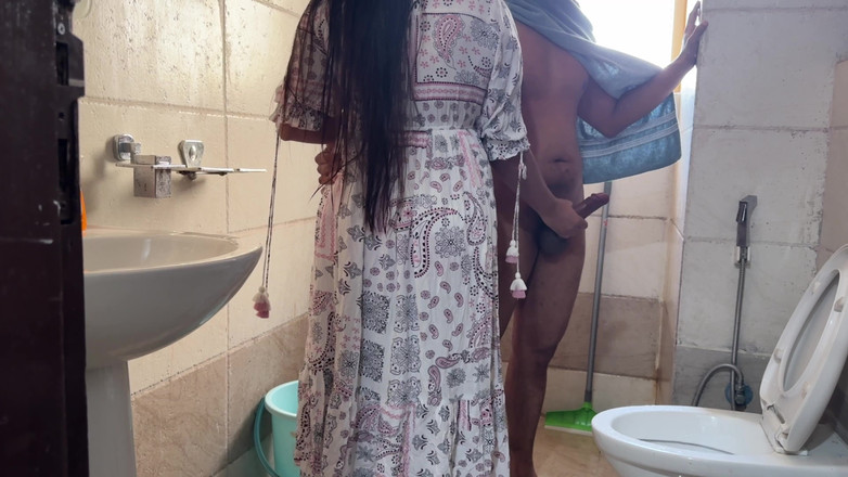 Hornycouple149: सौतेले बेटे ने शॉवर के बाद चोदने लायक मम्मी saara को नग्न देखा और उसका लंड अपनी गीली चूत से दूर नहीं पकड़ सका