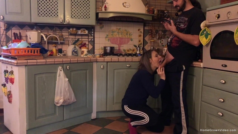 Homegrown Amateurs: 내 자지를 빨고 따먹어